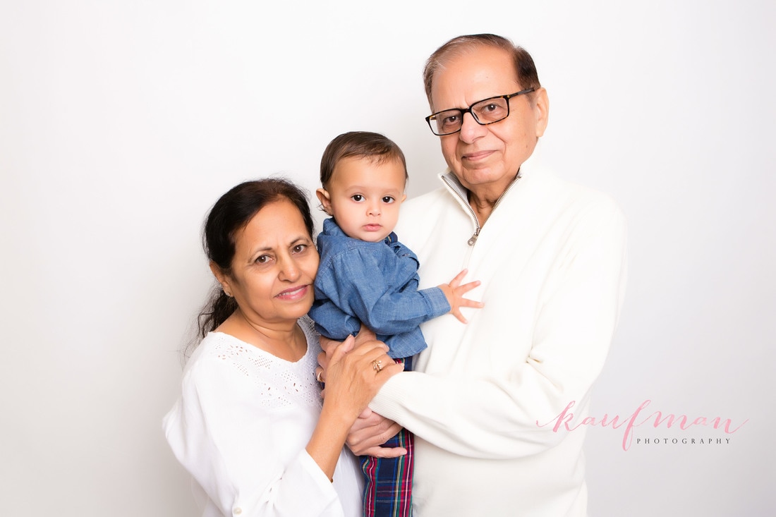 Picture with grandparents, 1 year old photo, photo of 1 year old, 1 year photo session, first birthday photo session, family photo session
